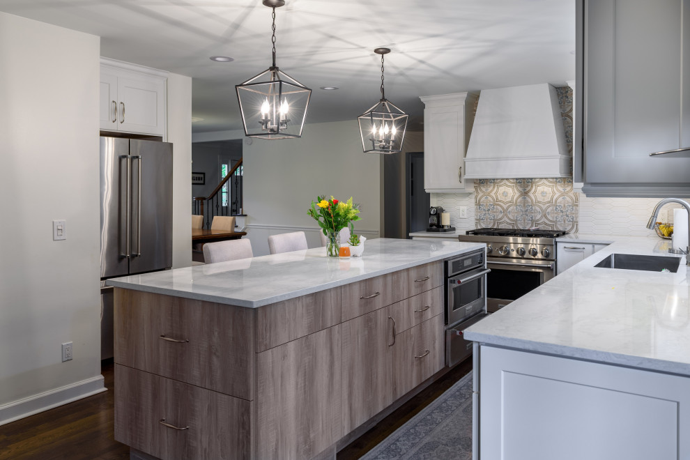 Transitional kitchen photo in Atlanta