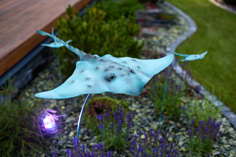 Сад со скатами для звездной пары актеров