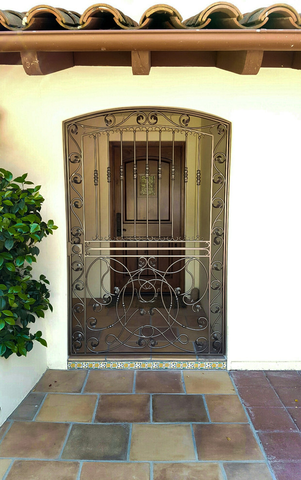 Traditional home design in Santa Barbara.