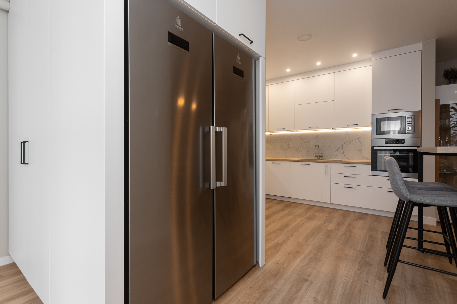 Кухня в современном стиле по ул. Крымский проезд