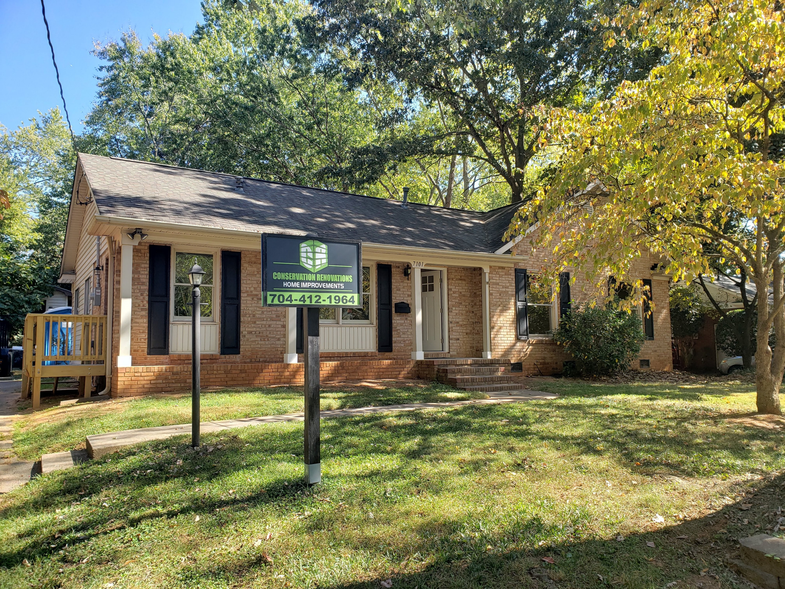 Exterior home idea in Charlotte
