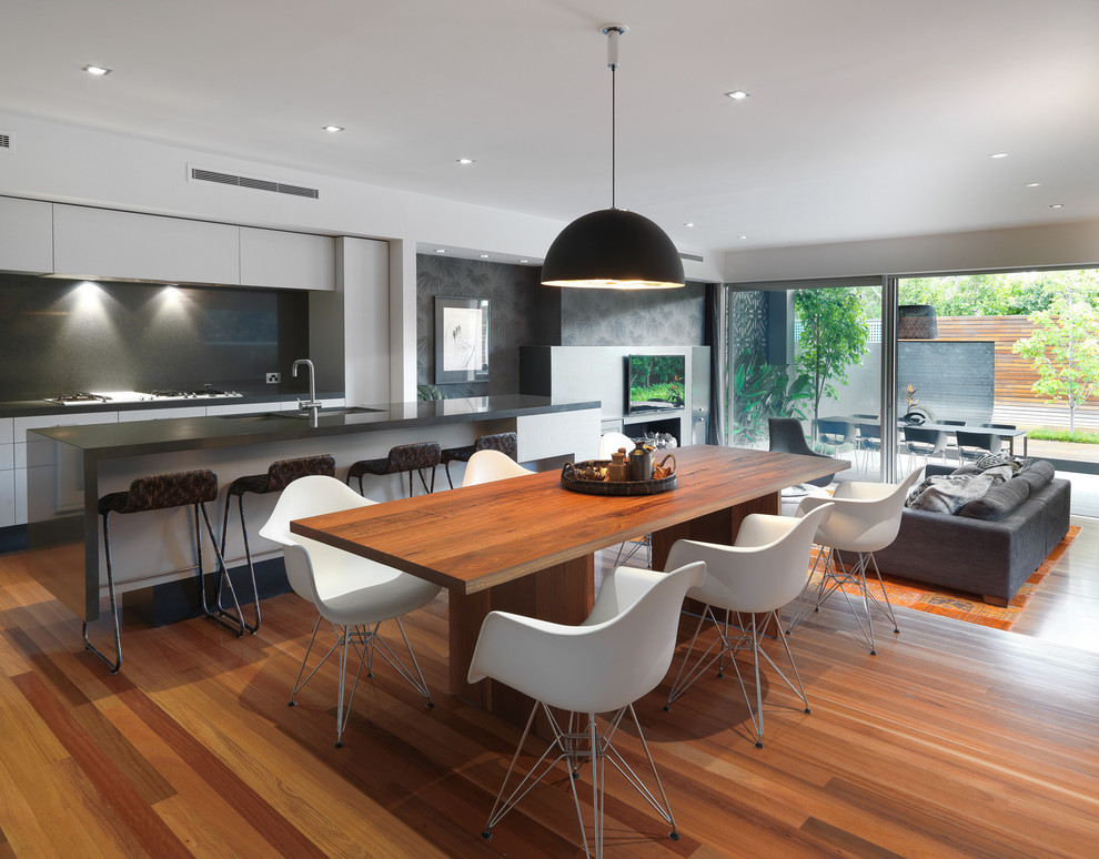Contemporary open plan dining in Melbourne.