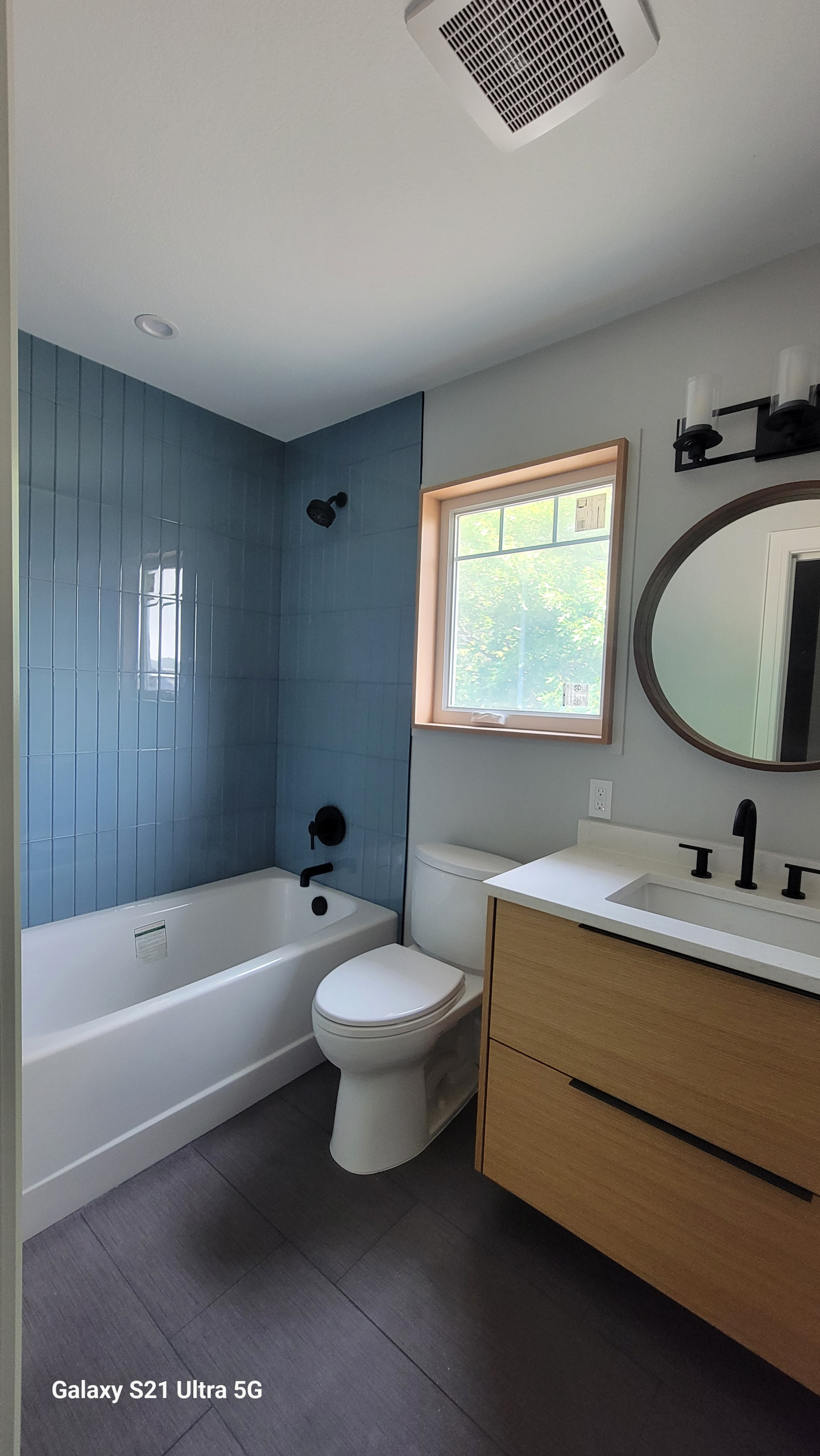 FULL  MODERN REMODELATION HOME / NEW FLOORING, CUSTOM HANDRAIL