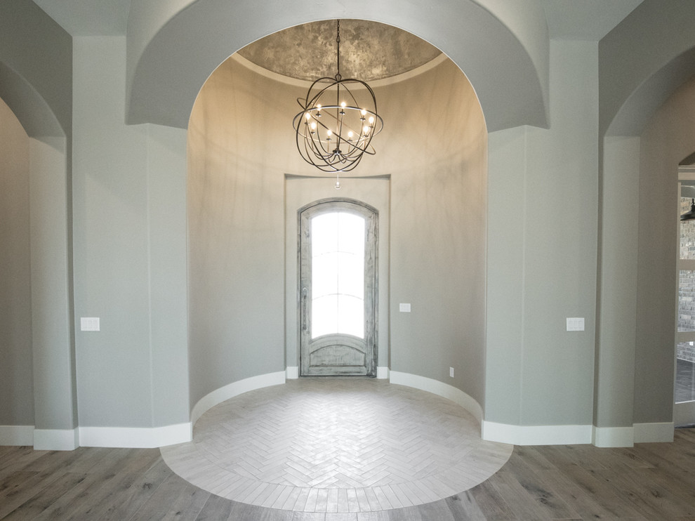 Transitional home design photo in Phoenix