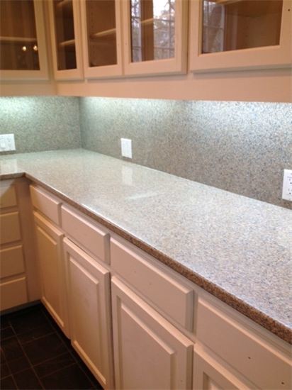 Kitchen - transitional kitchen idea in Austin