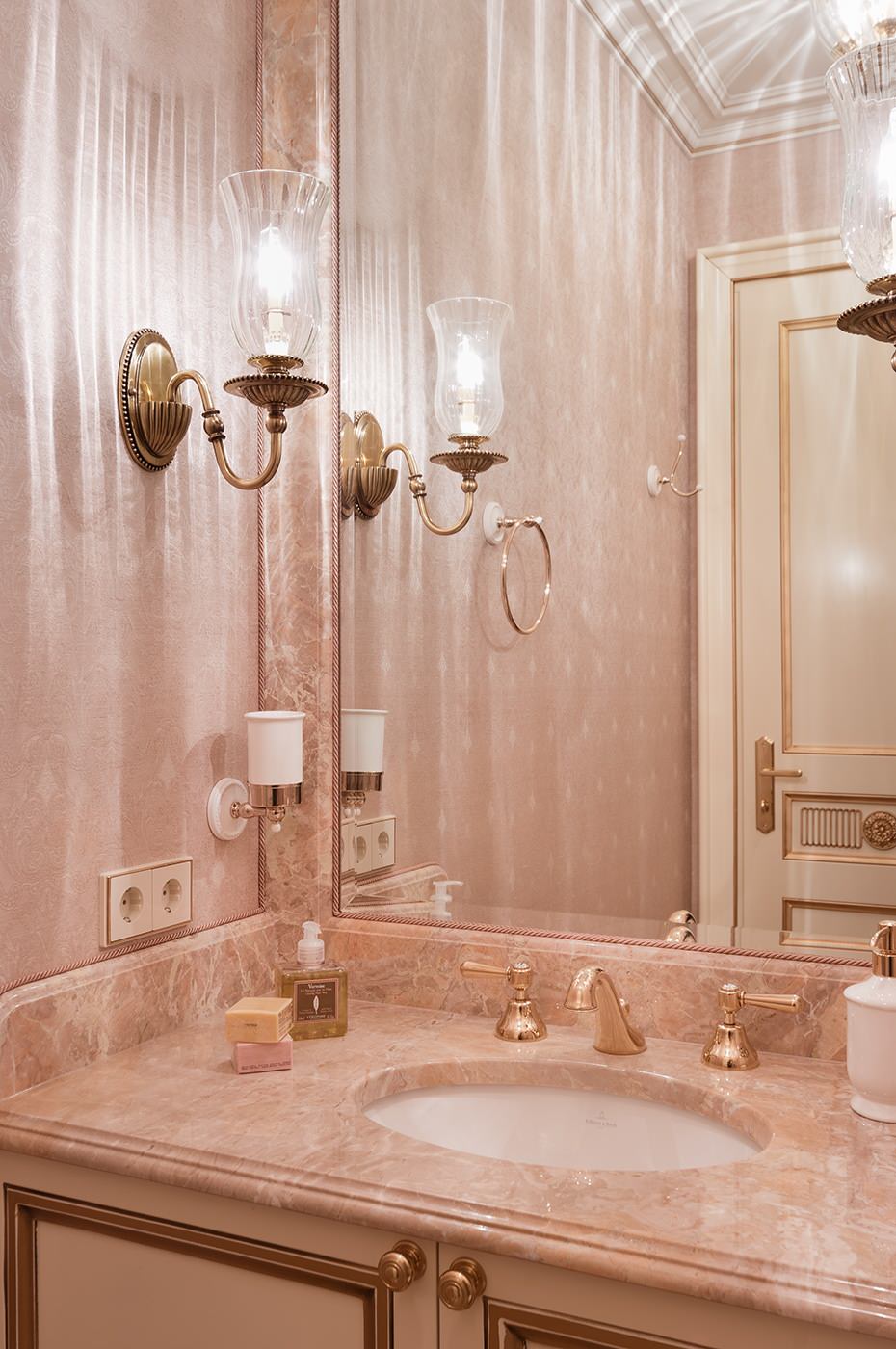 Дворцовая классика в городской квартире