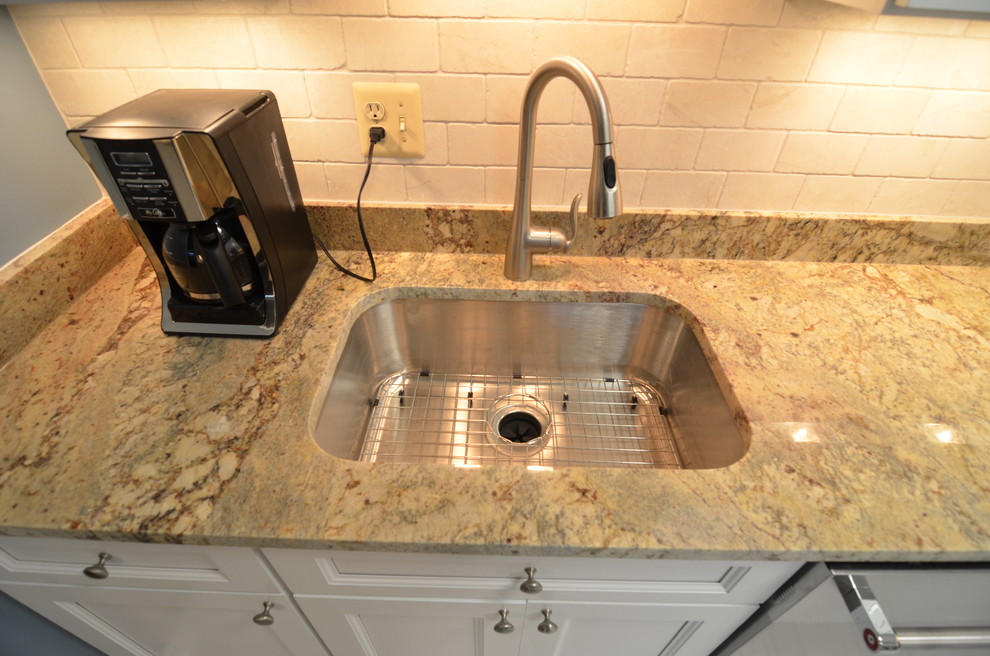Example of a transitional home design design in DC Metro