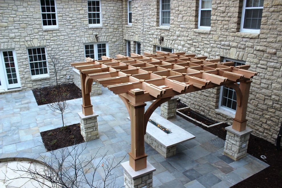Design ideas for a traditional patio in Cedar Rapids.