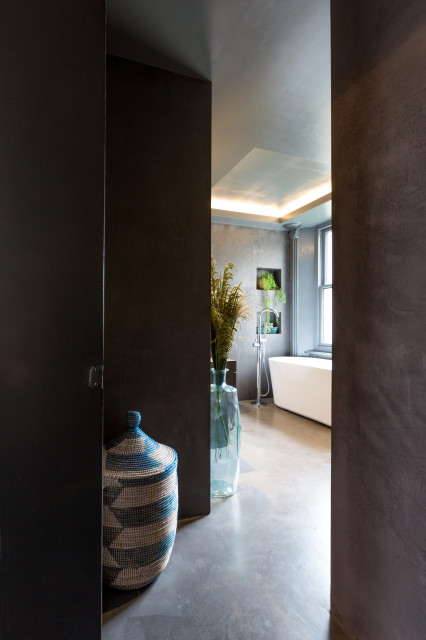 Spectacular flat renovation victorian-bathroom