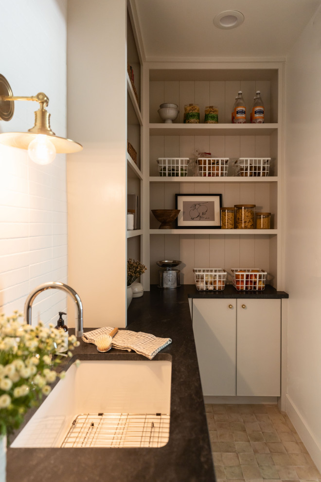 Home design - transitional home design idea in Phoenix