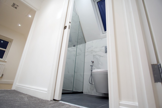Bathroom modern-bathroom