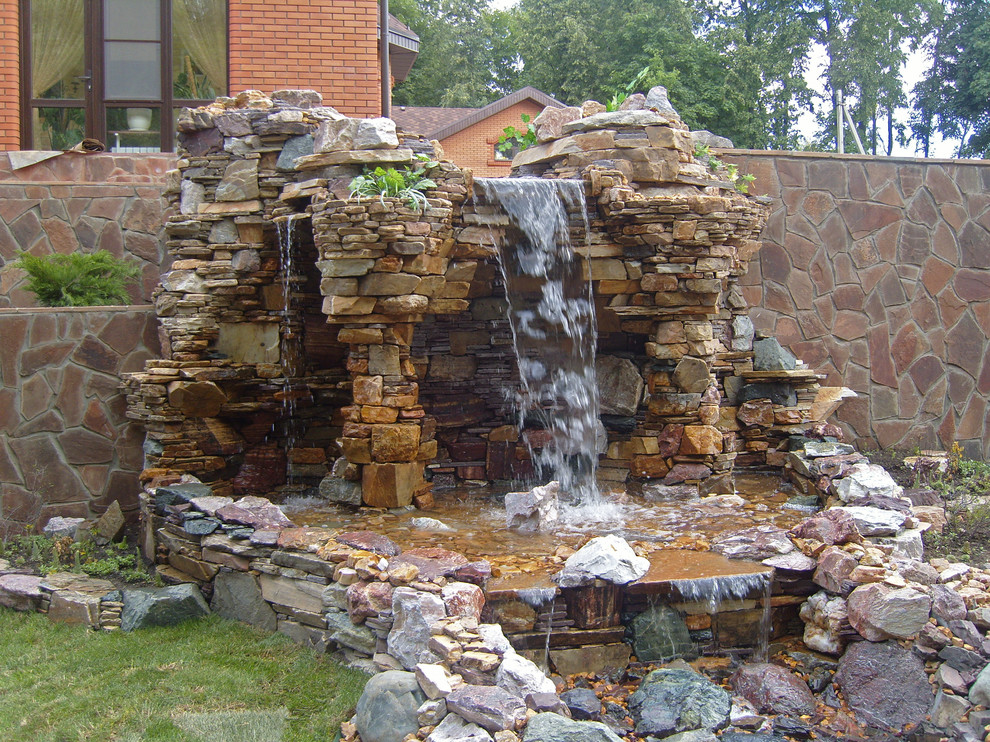 Водопад с колоннами