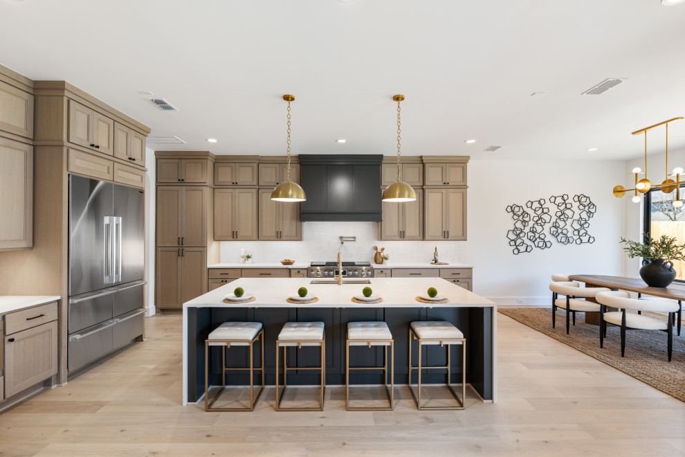 Transitional kitchen photo in Houston