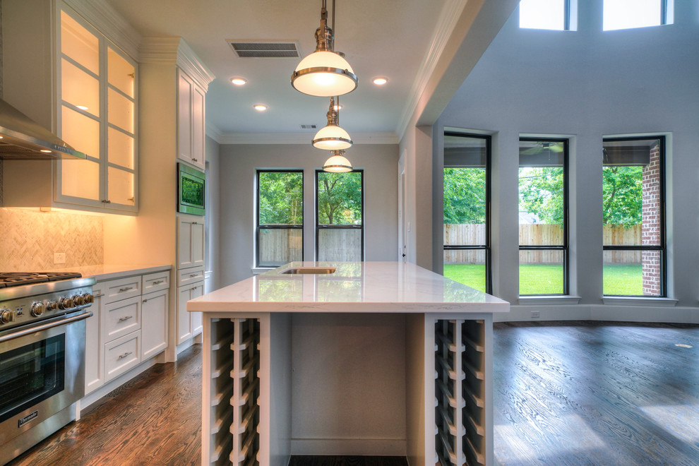 Inspiration for a transitional kitchen remodel in Houston