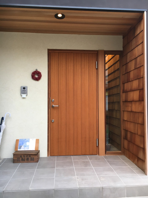 （新築）M様邸 moderno-entrada