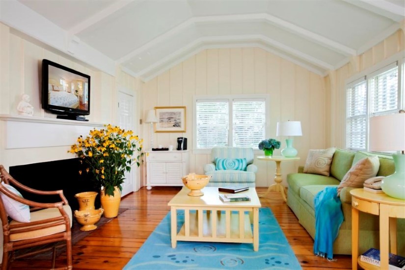 Design ideas for a beach style family room in Boston.