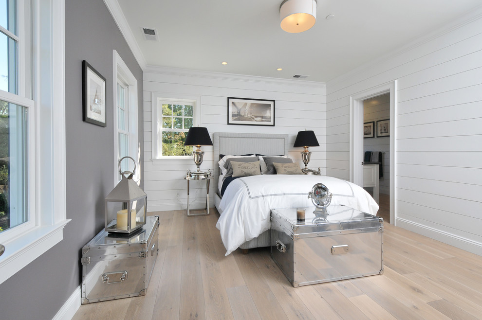 Design ideas for a traditional home design in San Francisco.