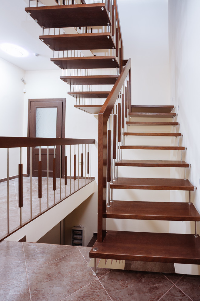 Лестница на больцах на ул. Рассветная в Чебоксарах