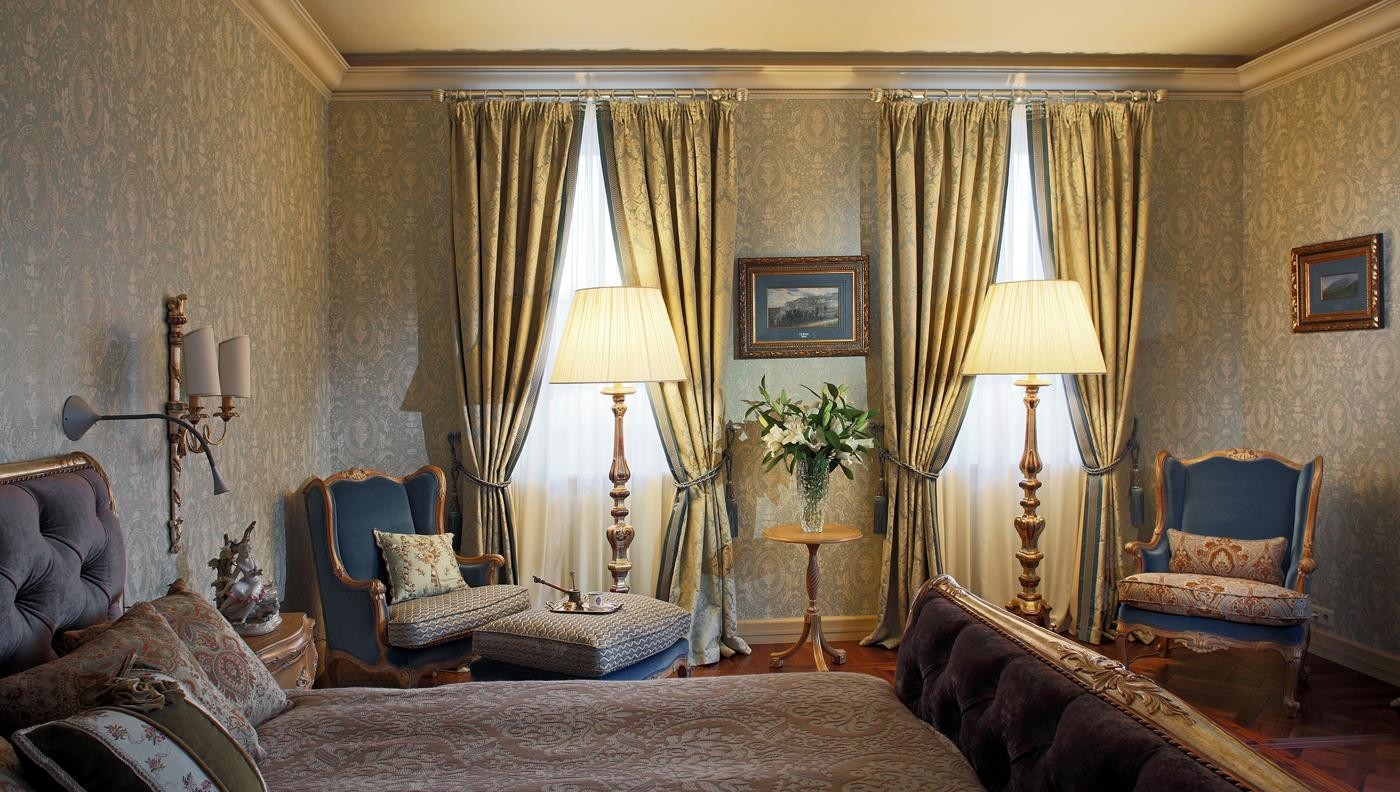 Дом у большой воды