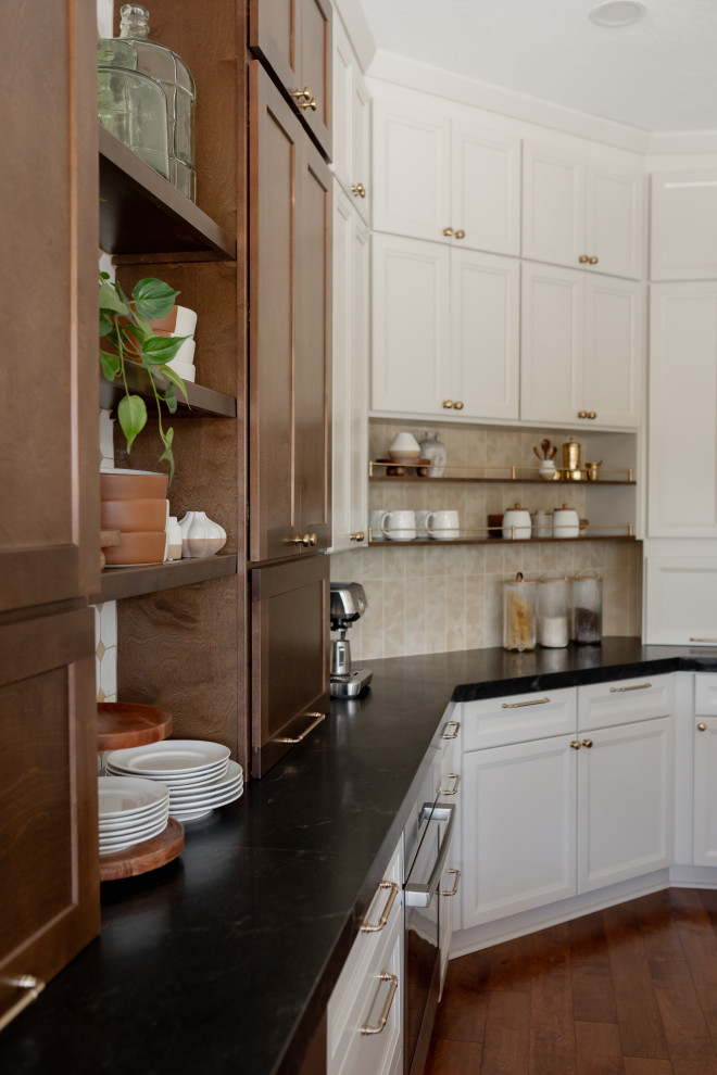Example of a transitional kitchen design in Phoenix