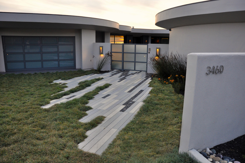 Luxurious Oceanfront Drama
