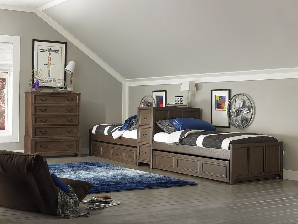 Design ideas for a transitional bedroom in Minneapolis.