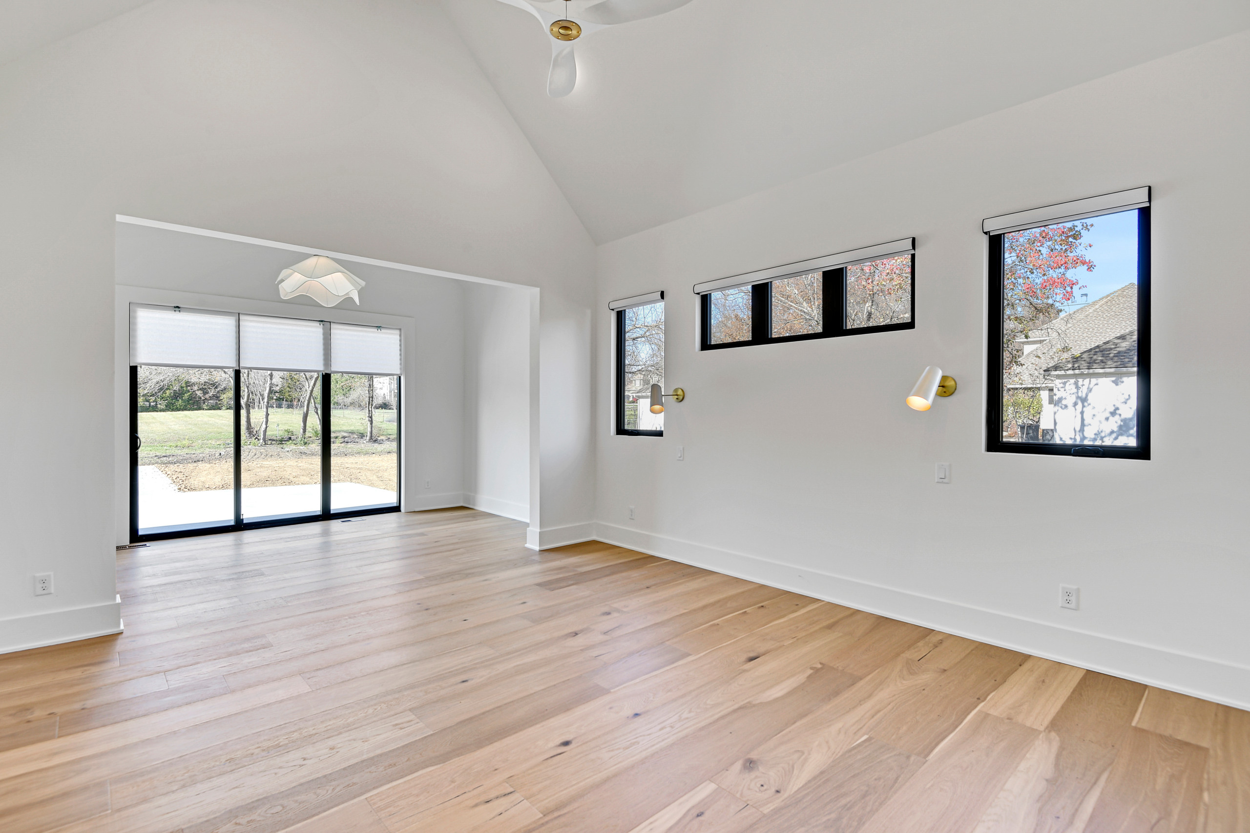 148th and Switzer, Custom Build