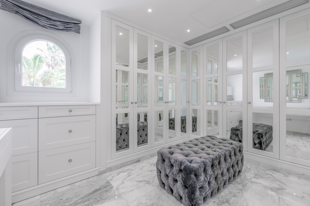 Modelo de armario y vestidor contemporáneo grande