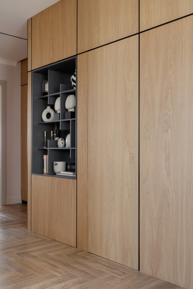 Шкаф со скрытой ручкой