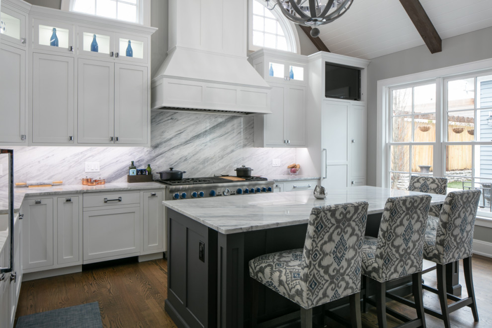 Example of a transitional kitchen design in Cincinnati
