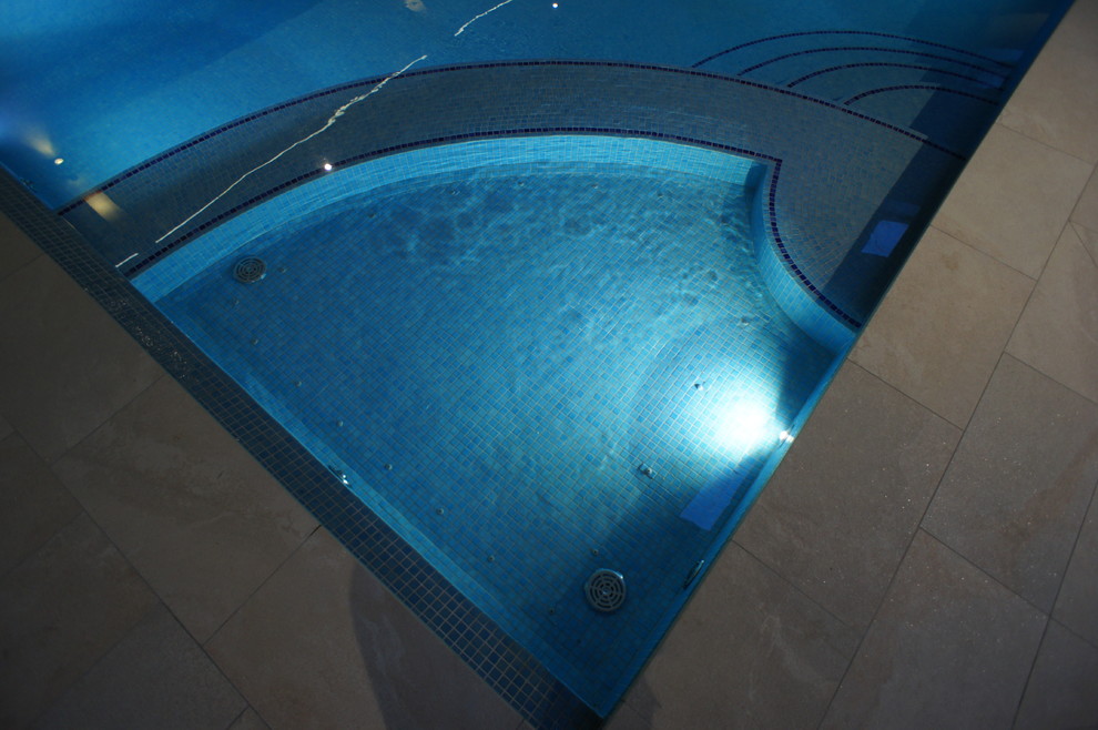 Design ideas for a traditional pool in Kent.