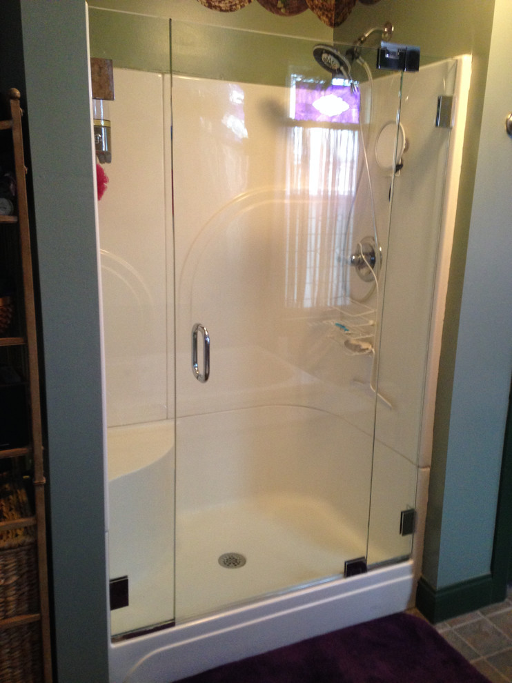 Transitional 3/4 beige tile and ceramic tile ceramic tile and beige floor alcove shower photo with beige walls and a hinged shower door