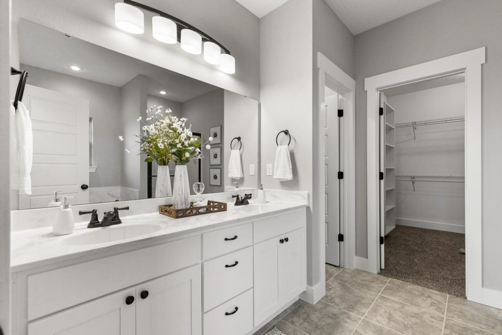 Bathroom - rustic bathroom idea