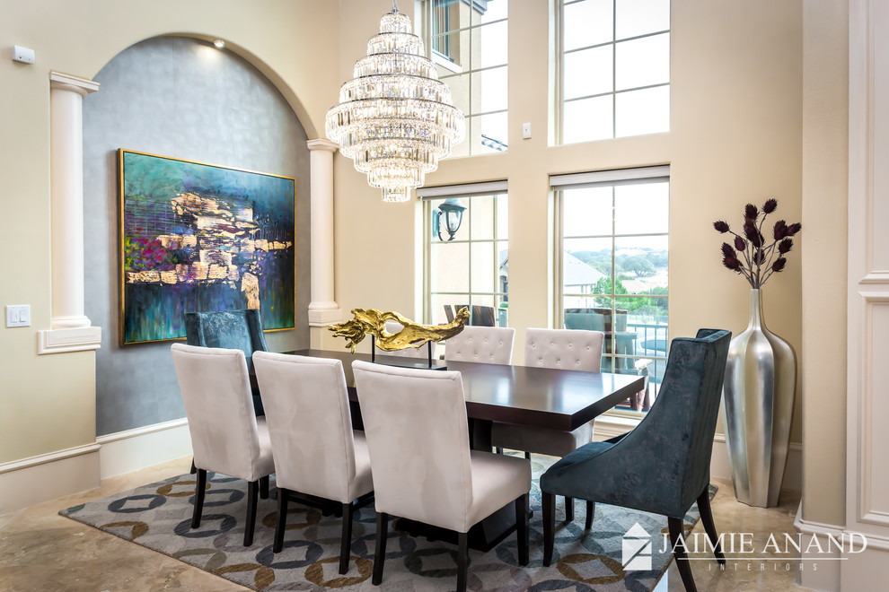 Example of a transitional home design design in Austin