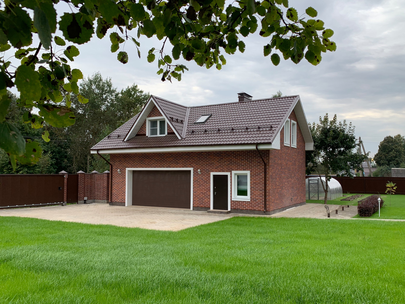 Гостевой дом с гаражом в д.Рождествено