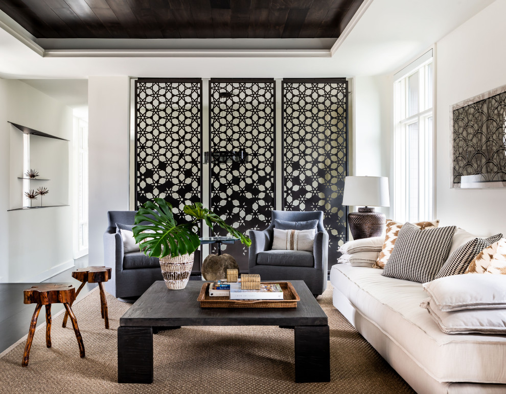 Idée de décoration pour une salle de séjour design avec un mur blanc, parquet foncé, un sol noir, un plafond décaissé et un plafond en bois.