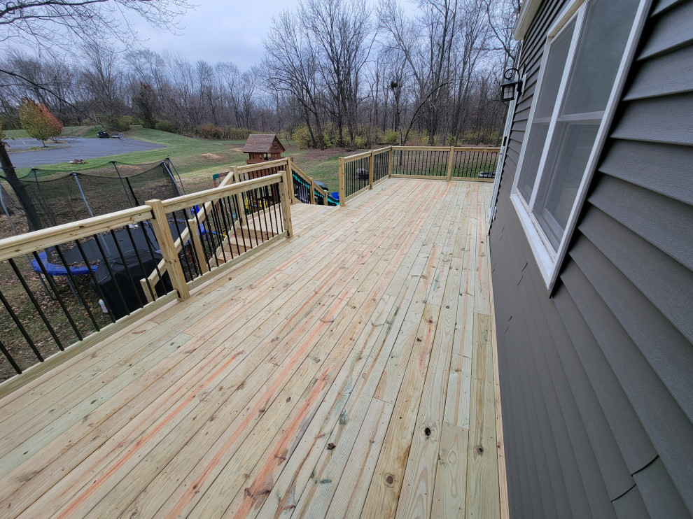 Deck with Metal Baluster Railing