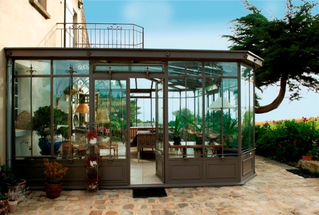 Photo of a traditional sunroom in Rennes.