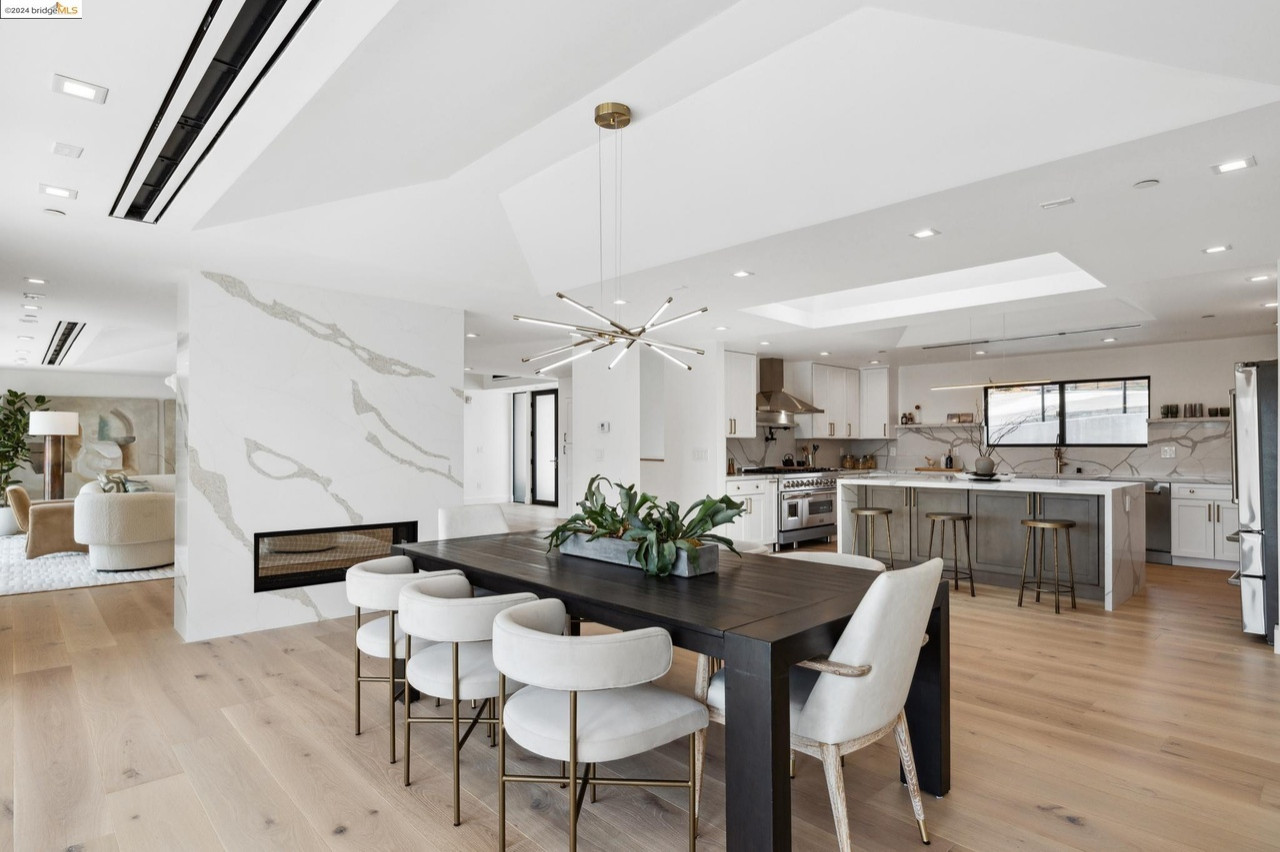 Modern House - Moyer Place