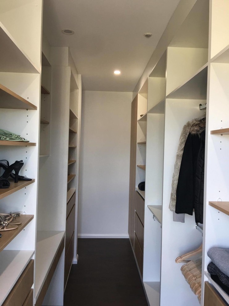 Contemporary storage and wardrobe in Sydney.