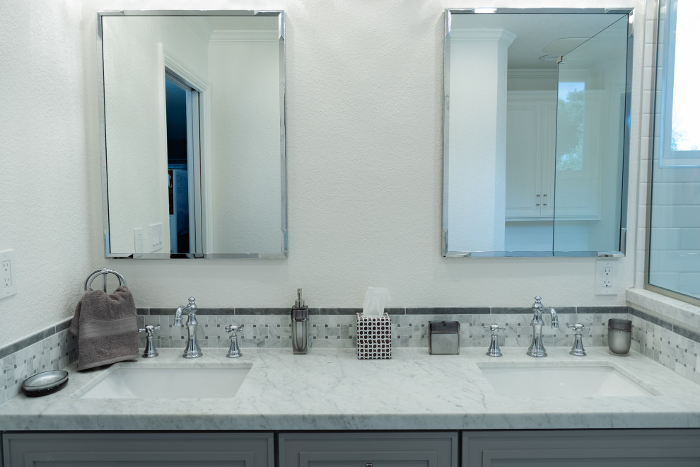 Piedras Circle- Master Bathroom