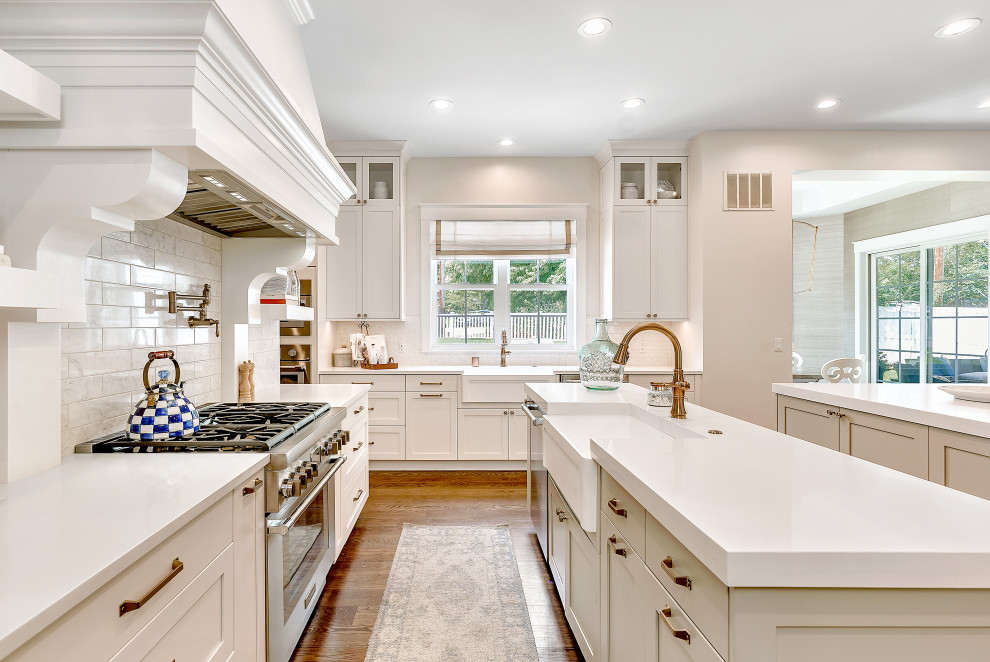 Kitchen - transitional kitchen idea in Denver