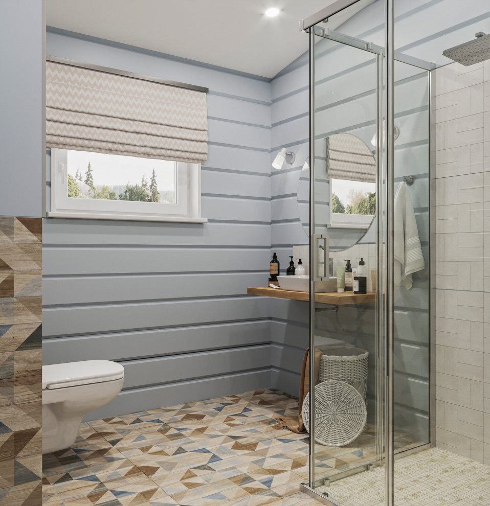 Идея дизайна: маленькая ванная комната в стиле кантри с душевой комнатой, полом из мозаичной плитки, душевой кабиной, столешницей из дерева, душем с распашными дверями и тумбой под одну раковину для на участке и в саду