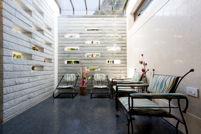 Simplistic House asiatique-porche
