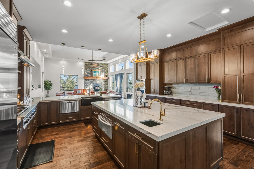 Kitchen - transitional kitchen idea