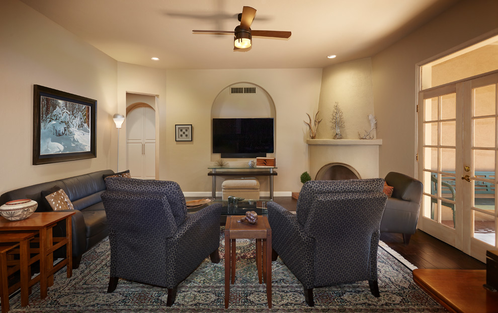 Home design - transitional home design idea in Phoenix
