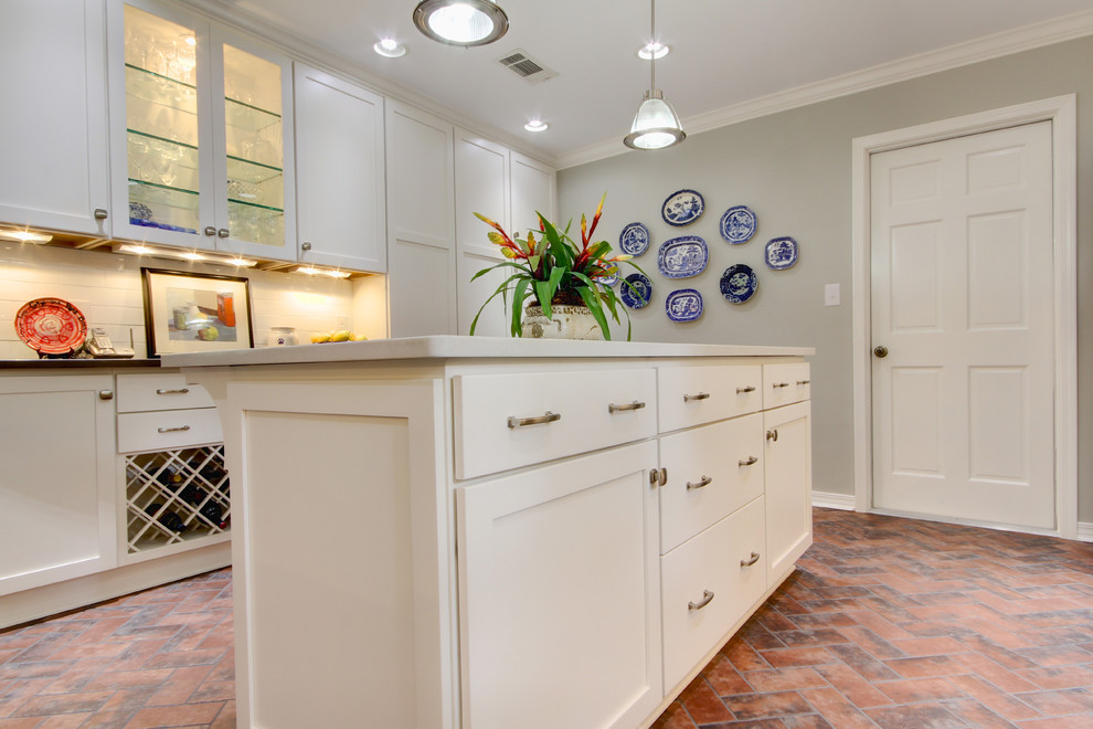 Example of a transitional kitchen design in Miami