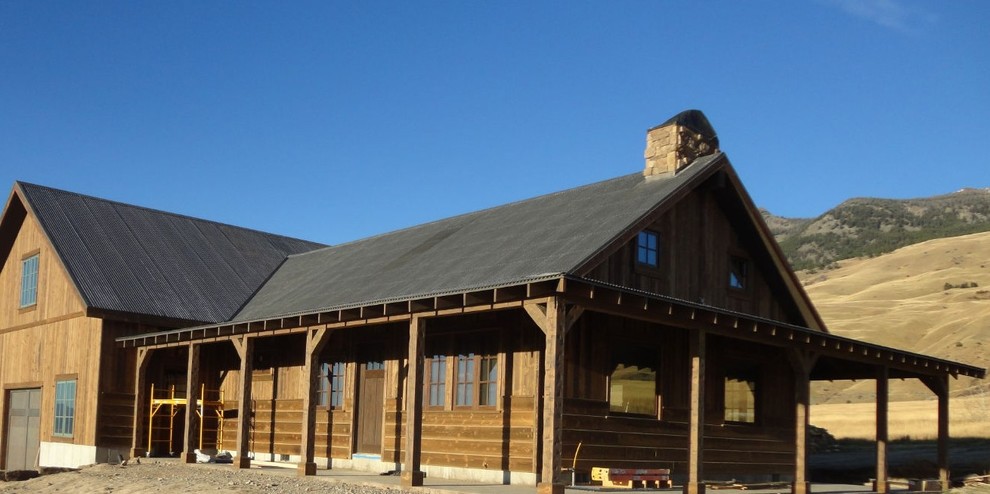 Inspiration for a rustic home design remodel in Phoenix