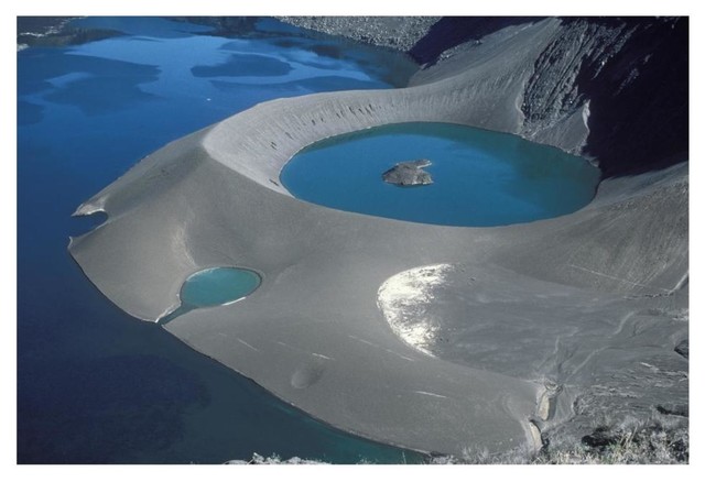 Cerro Azul Caldera With Lake And Tufa Cone, Galapagos Islands, Ecuador ...