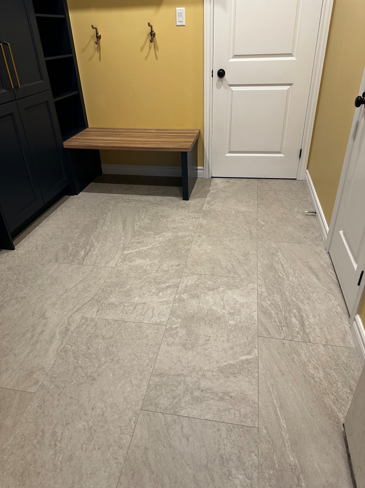 Elderberry Ave - Mudroom